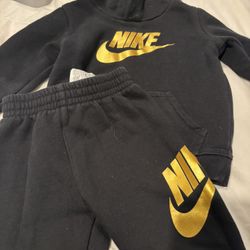 18 M Nike Sweat Lot Hoodie Sweatpants