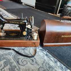 Singer Sewing Machine 