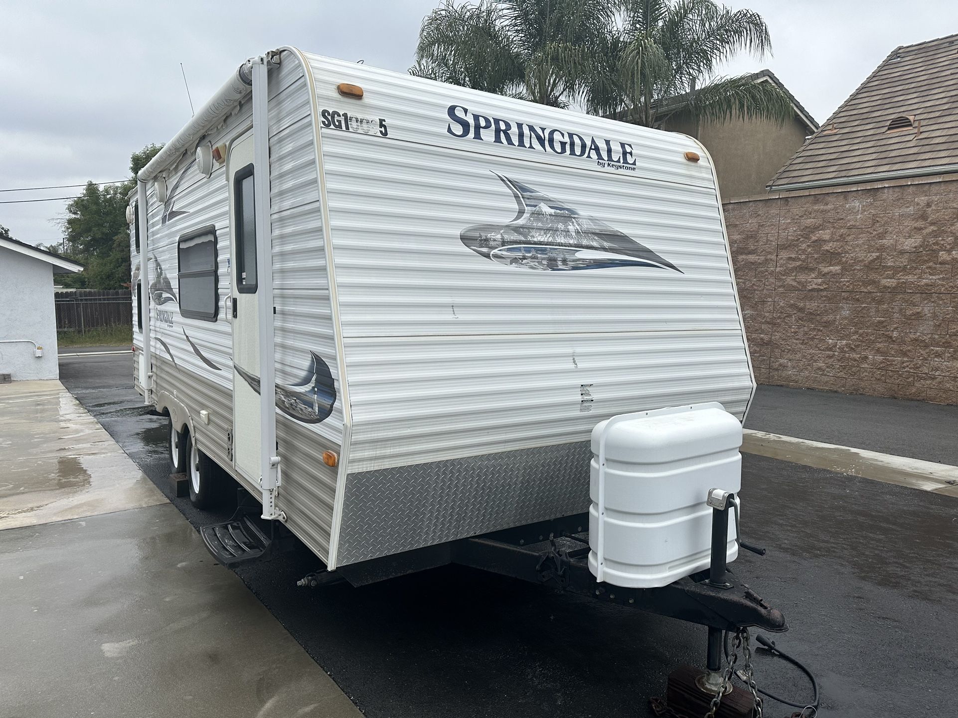 2010 Keystone Springdale 18 Ft. Travel Trailer W/ Bunks