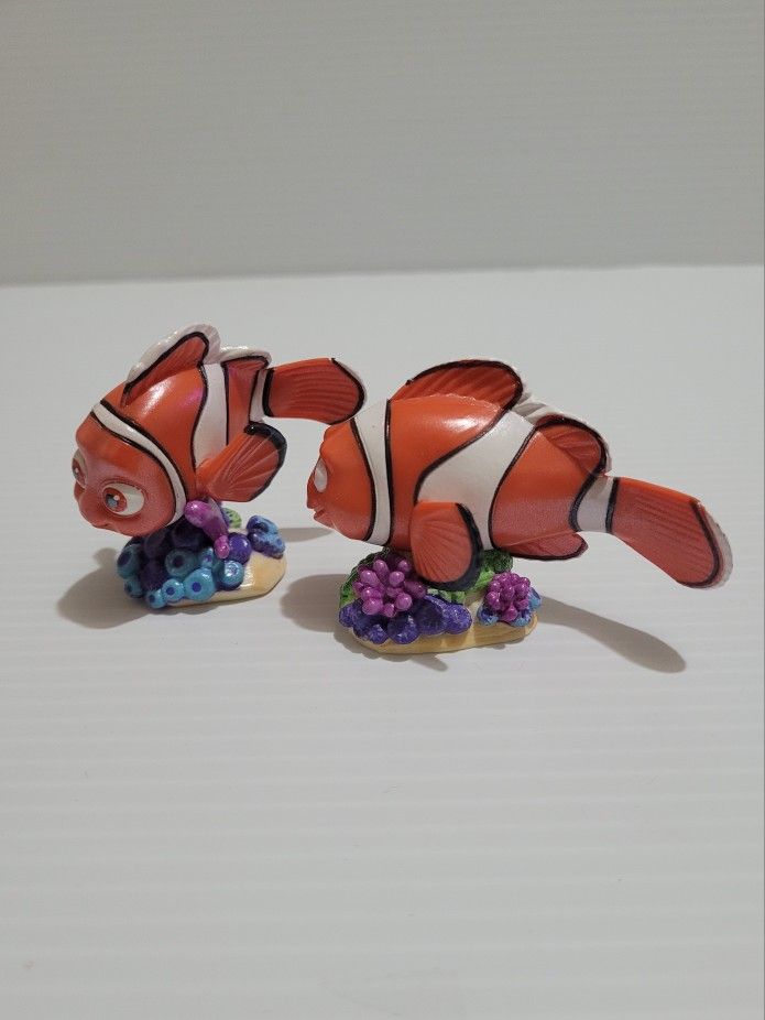 2" Disney Pixar Finding Nemo Clown Fish on Sea Anemone Figures / Cake Toppers.