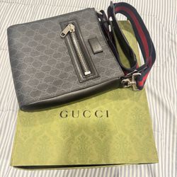 GG Black small messenger bag
