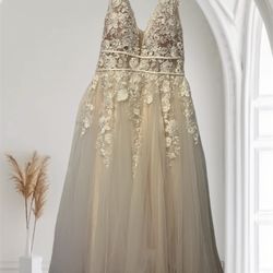 Women’s Wedding Dress Size 20