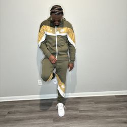 Men’s Sweatsuit