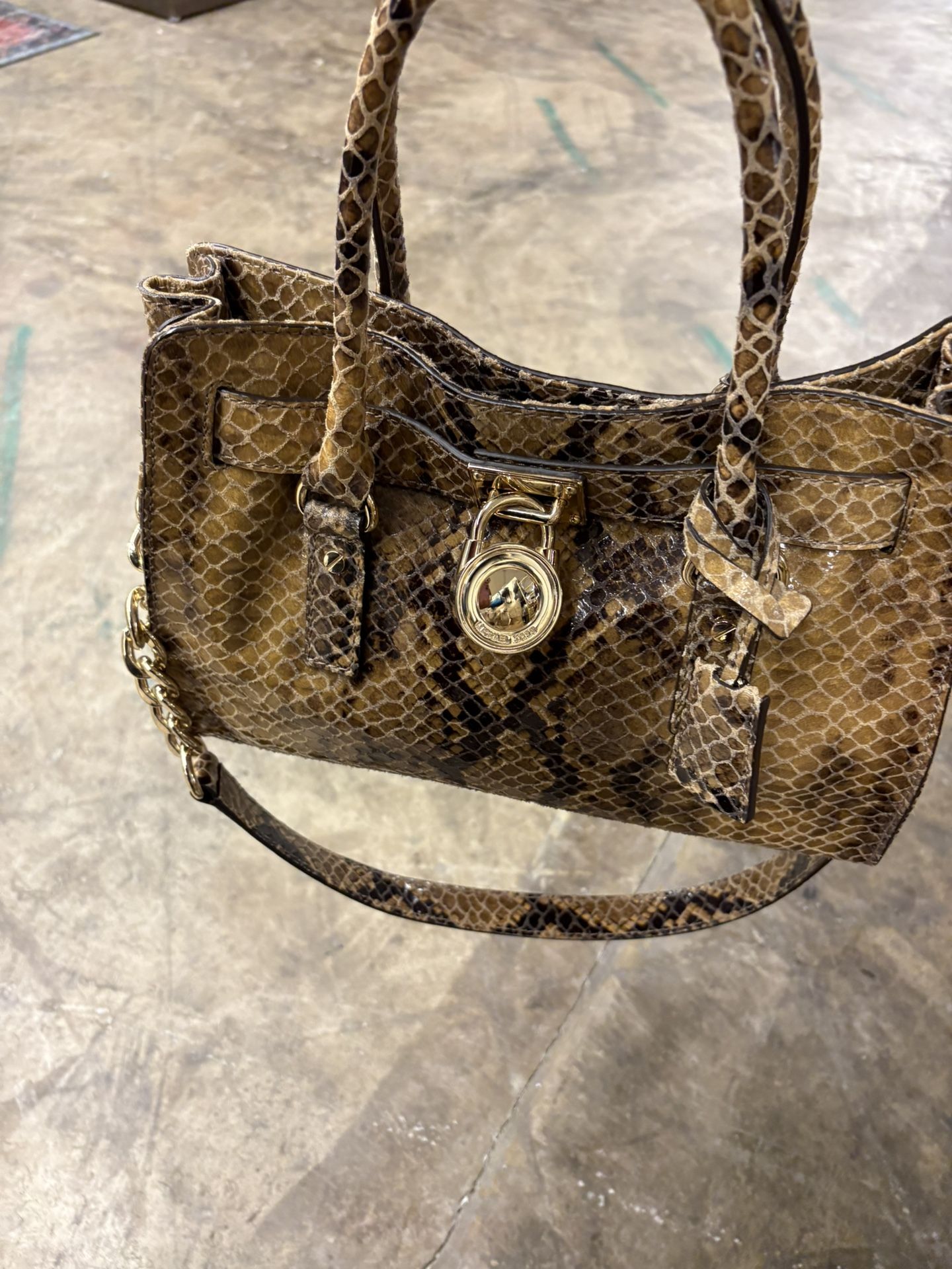Michael Kors Purse/handbag