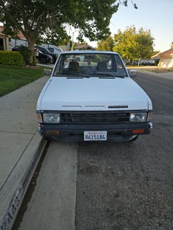 1898 Nissan D21 pickup
