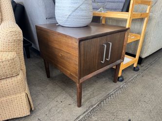 Mid-Century Modern End Table Nightstand from Ashley's