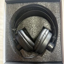 JOYO Studio Headphones Monitor Headphone for Recording Over Ear Noise Canceling for Guitar Cellphone Mixer Amplifier Podcast DJ and Keyboard Piano (JM