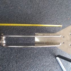 Bow anchor roller