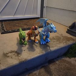 Toy dinosaurs 