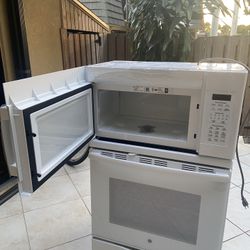 Ge White Microwave