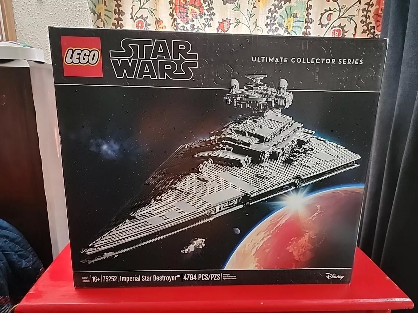 LEGO Star Wars: Imperial Star Destroyer (75252) - Retired;
