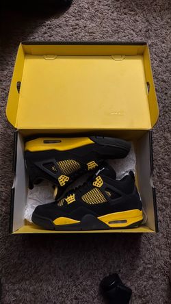 Air Jordan 4 Retro “Yellow Thunder” 10.5 Men’s