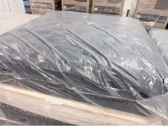 SALE 💥King mattress Beautyrest Black series three medium pillowtop 💥 Financing available