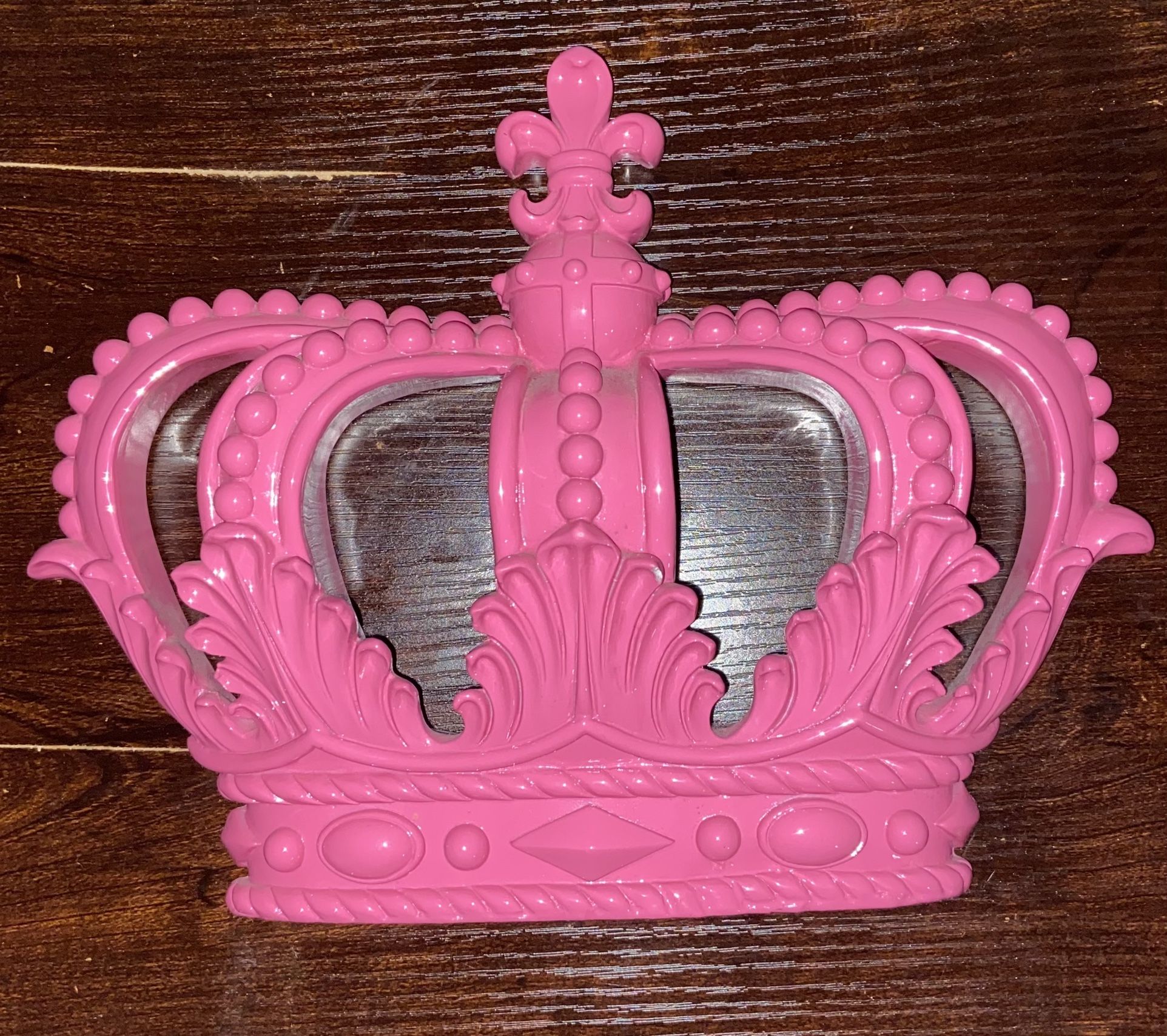 PINK CROWN WALL DECOR FROM HOBBY LOBBY for Sale in Wahiawa, HI OfferUp