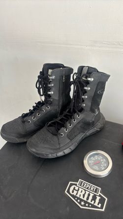 Oakley Boots Size 9