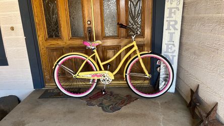 HUFFY brand 26” single speed coaster brake Yellow Beach Cruiser Bicycle with Pink Rims