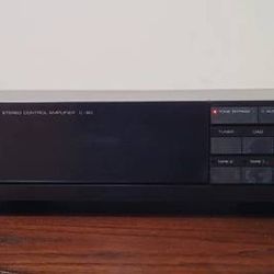 Yamaha C-80 Natural Sound Stereo Control Amplifier