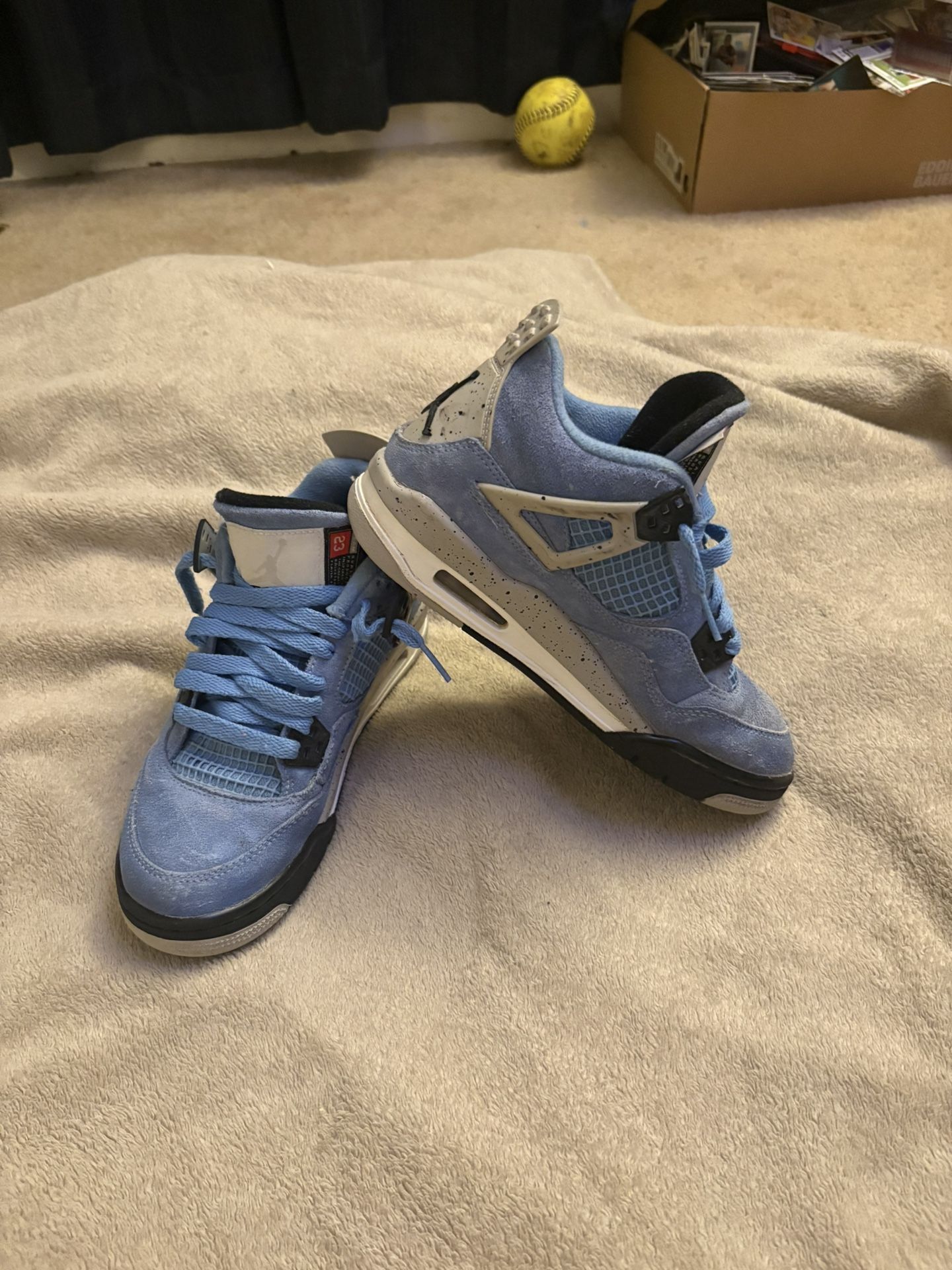 Jordan 4 Retro Mid University Blue - Youth Size 4.5