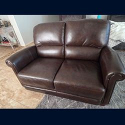 Leather Loveseat La-z-boy