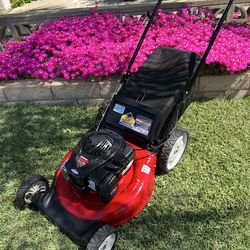 Yard Machines 21 in. Mower 140 cc  Brigs Briggs & Stratton Motor OHV rear bag Mulch In  Working Order