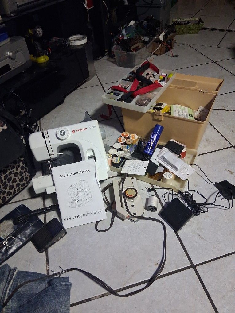 Sing.\nEr M one thousand sewing machines