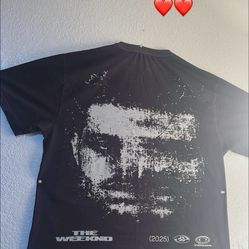 Weeknd shirt from 2025 concert