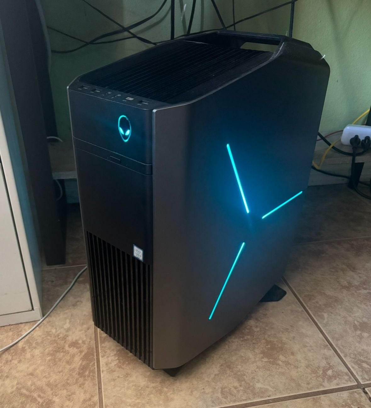 Alienware Aurora R8 i9 2080ti Gaming PC