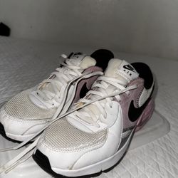 Nike Women's Air Max Excee Running Shoe (White/Black/Pink)