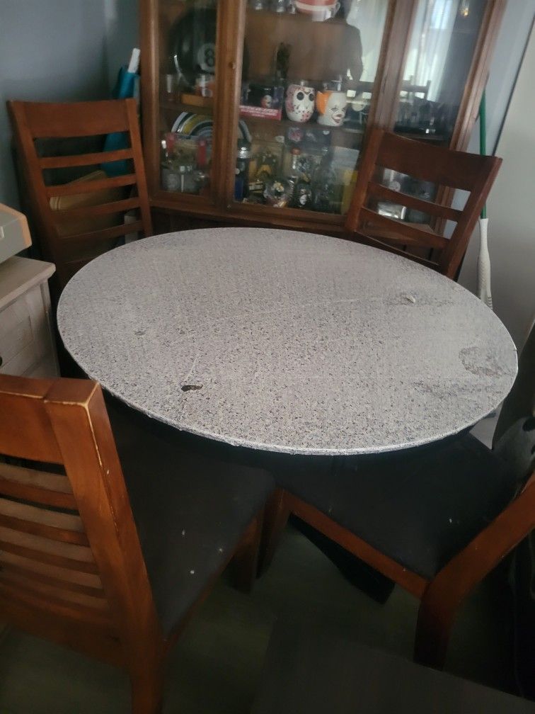 Round Table With 4 Chairs