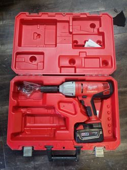 Milwaukee M28 28V Lithium-Ion 1/2" Cordless Impact Wrench Kit  No charger