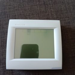 Honeywell Thermostat TH8110R1008 USED $50