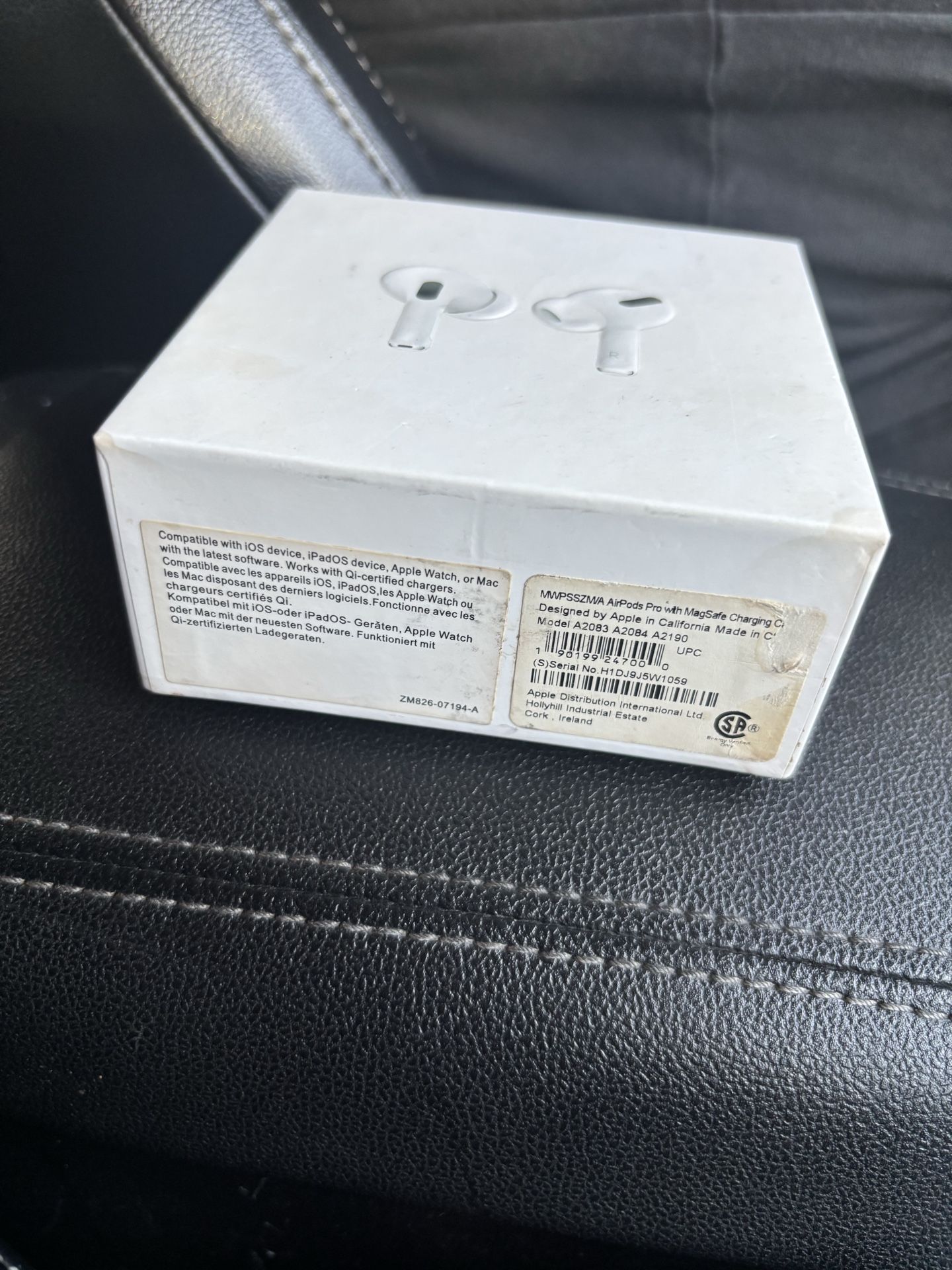 Apple AirPods With MagSafe Charging Case