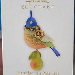 Hallmark 2011 Twelve Days Of Christmas Partridge In A Pear Tree Ornament #1