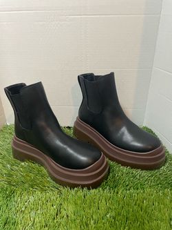 Urban Outfitters Betty Chelsea platform boots black brown size 7