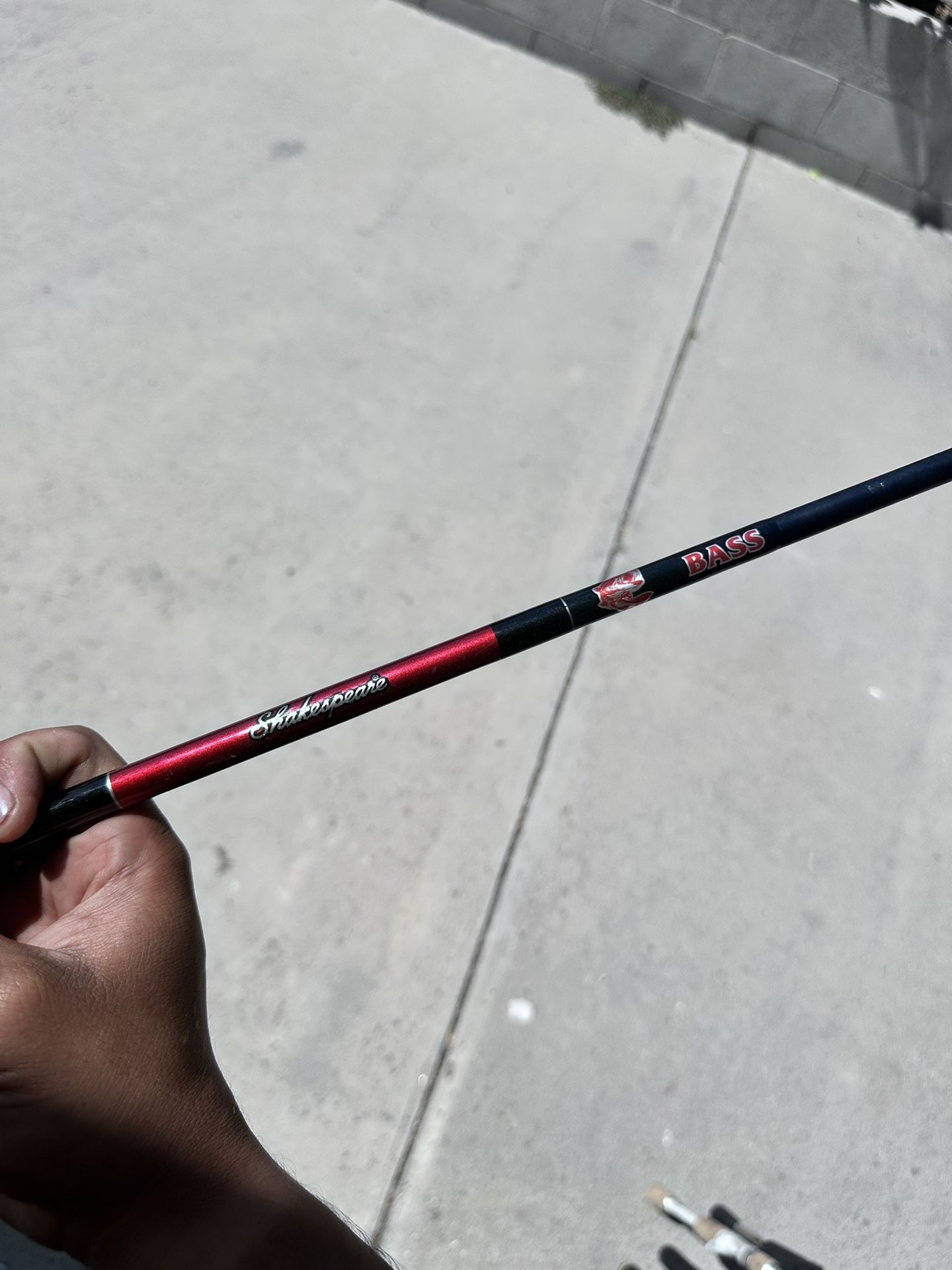 Shakespeare Catch More Fish Bass Spinning Combo