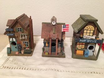 3 cute birdhouses