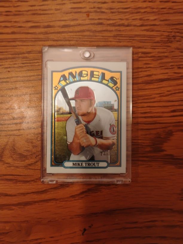 Mike Trout Insert Card 2021 Topps Heritage Baseball Incert Hologram Base Card