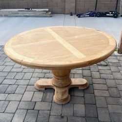 Round Table And 4 Chairs 