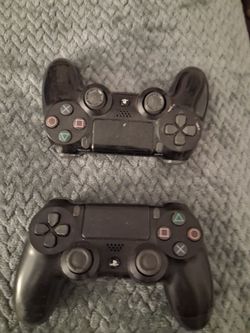 Sony PS4 DualShock 4 Controllers – Lot of 2