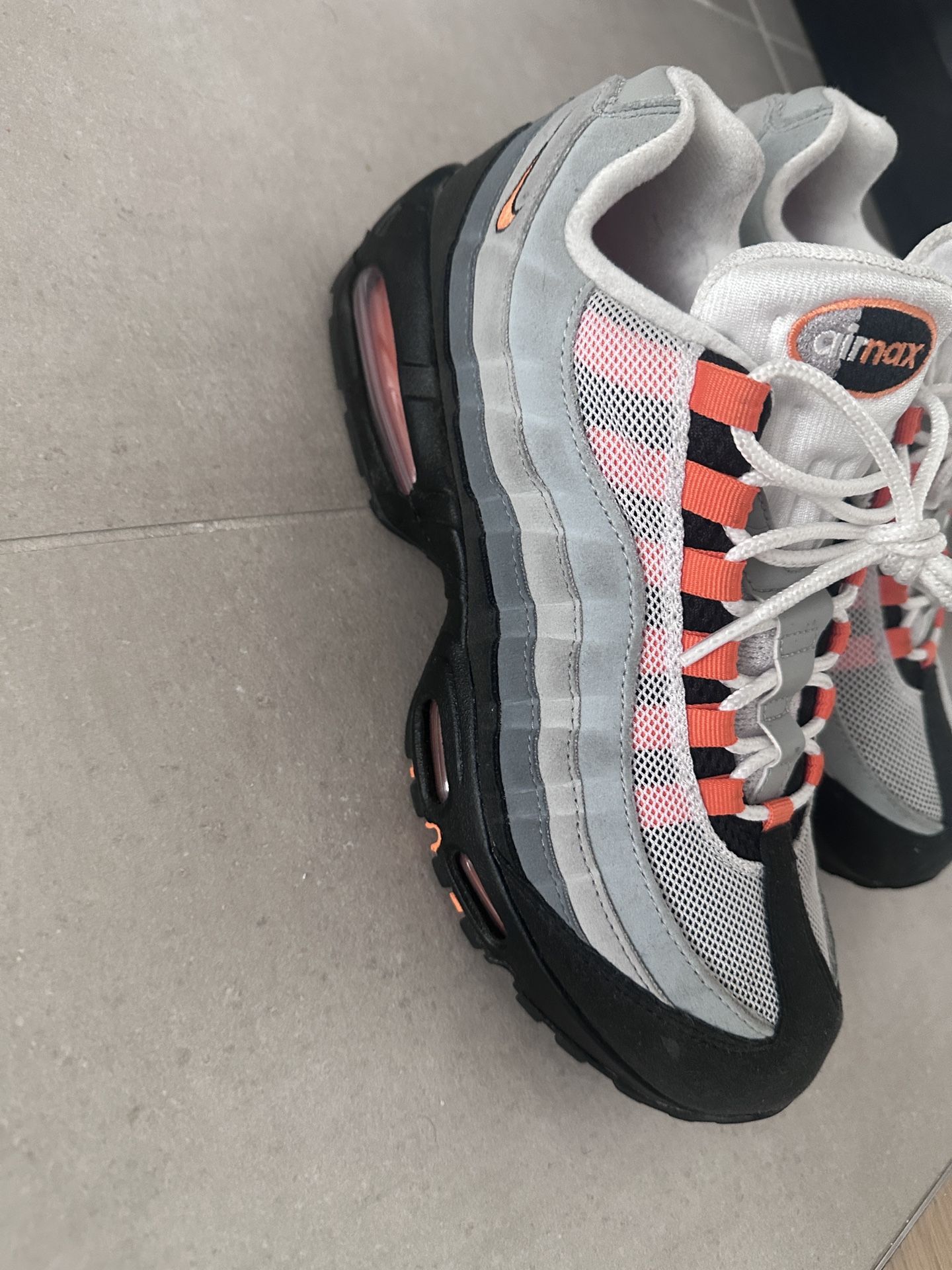Air max 95 Orange Sz 9