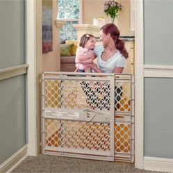“New”Safety  Gate (PressureMounted)retail$49