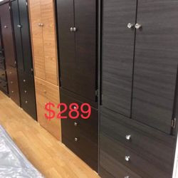 Wardrobe /Guardaropa