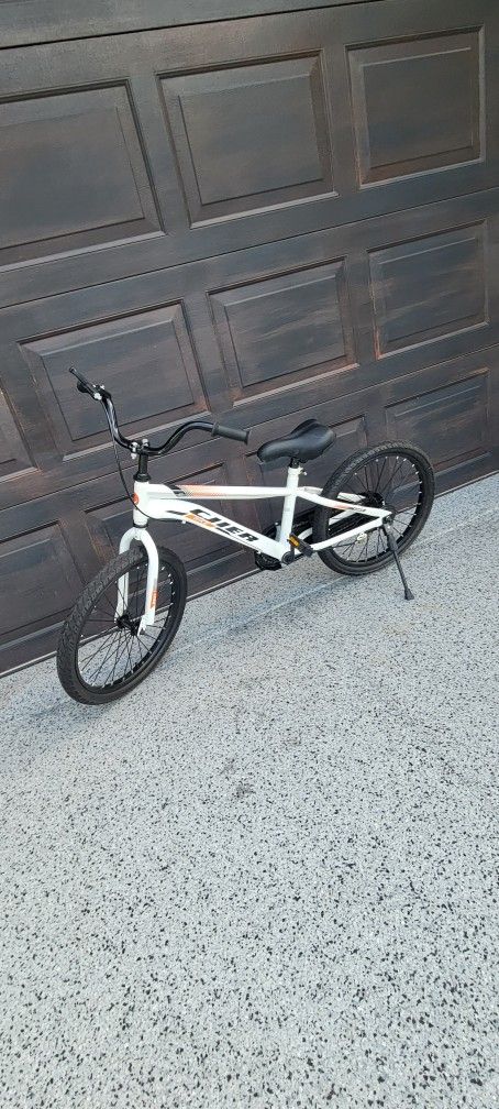 Almost New Kids Bike For 8 Year Old Son