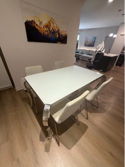 Modern Glass Top Dining Table & 4 High-Back Chairs Set (Polished Chrome / White)