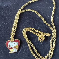 Vintage collectible Peanuts Comics Snoopy and Woodstock necklace