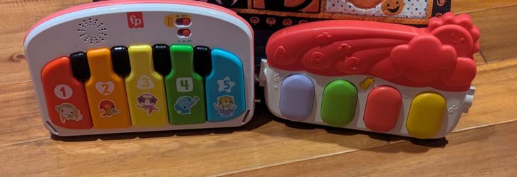Piano fisher price music toys