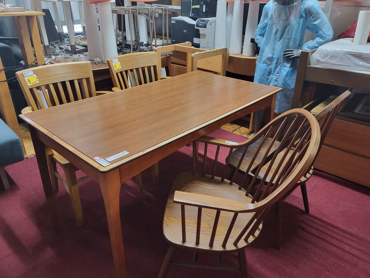 KITCHEN TABLE, DINNING TABLE AND 4 CHAIRS (HOME72)
