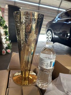 Flower Vase / Vase/ Table Center Piece