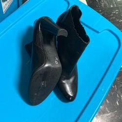 Stuart Weitzman 