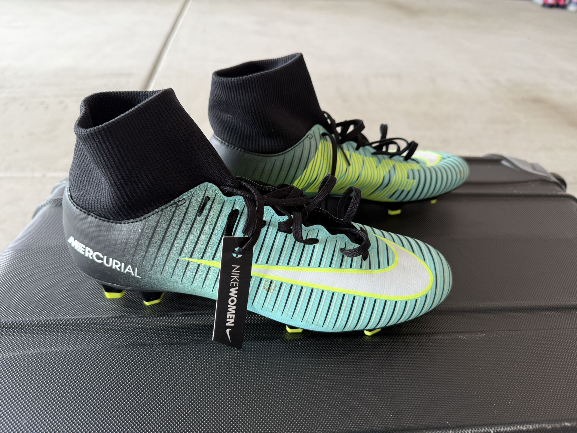 Women’s Nike Mercurial Superfly V Soccer Cleats